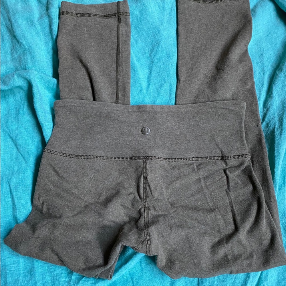 Lululemon olive green capri leggings